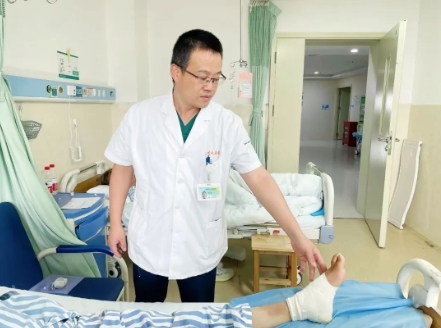 告别 “躺平” 养伤！骨科“钥匙孔” 手术解骨折之困